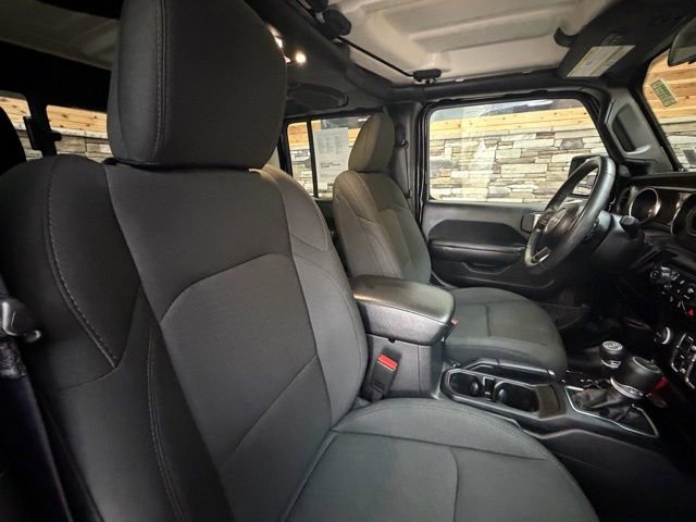 Used 2022 Jeep Gladiator Willys image 15
