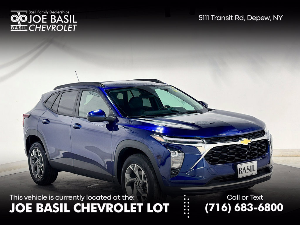 Used 2024 Chevrolet Trax LT w/ Driver Confidence Package FWD image 1