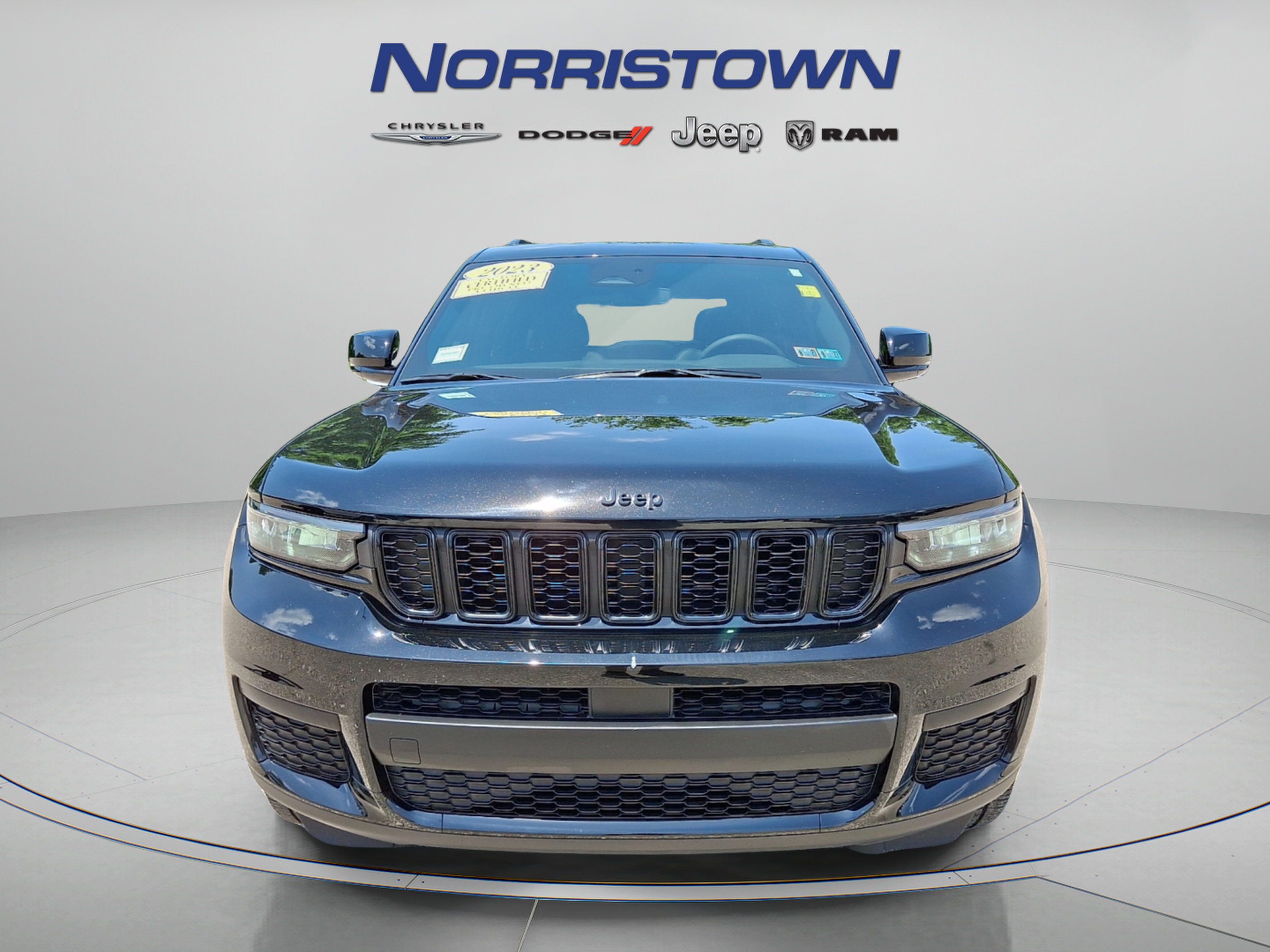 Certified 2023 Jeep Grand Cherokee L Laredo AWD/4WD image 2