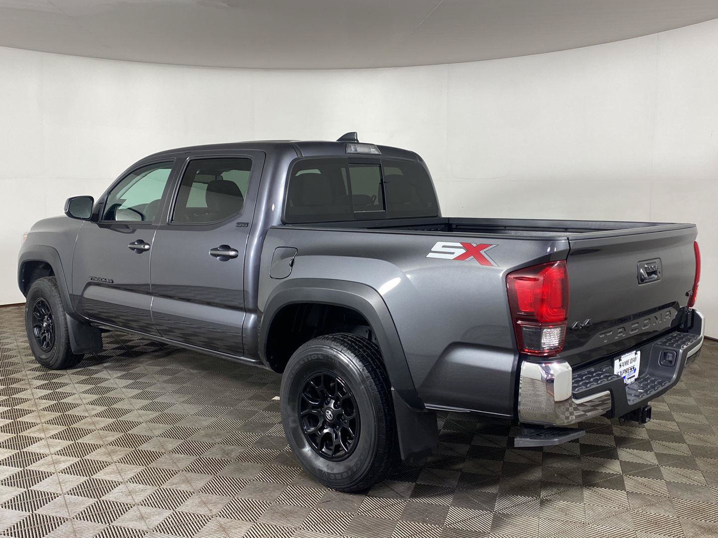 Used 2023 Toyota Tacoma SR5 w/ SX Package AWD/4WD image 4