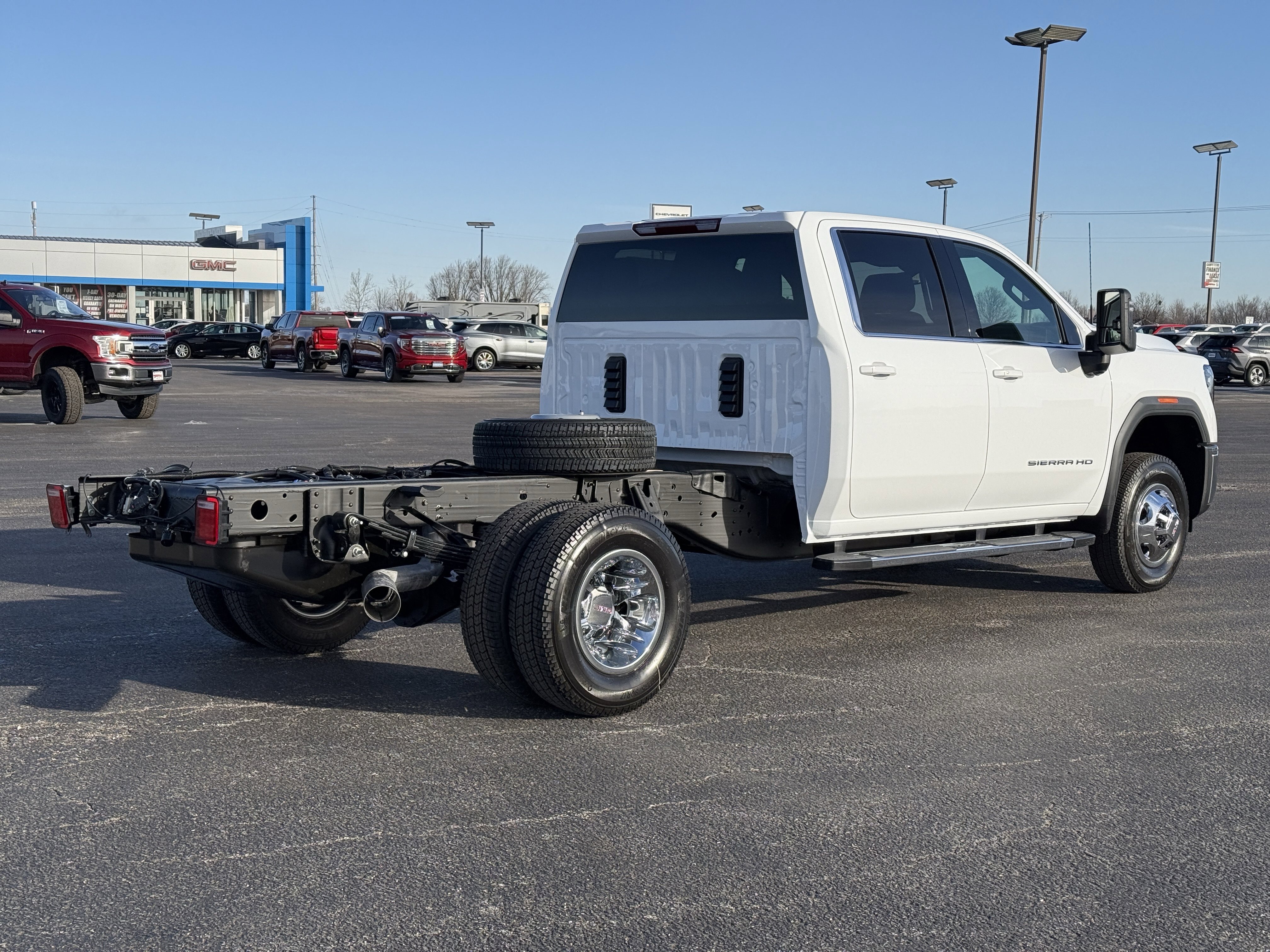 New 2026 GMC Sierra 3500 SLE image 4