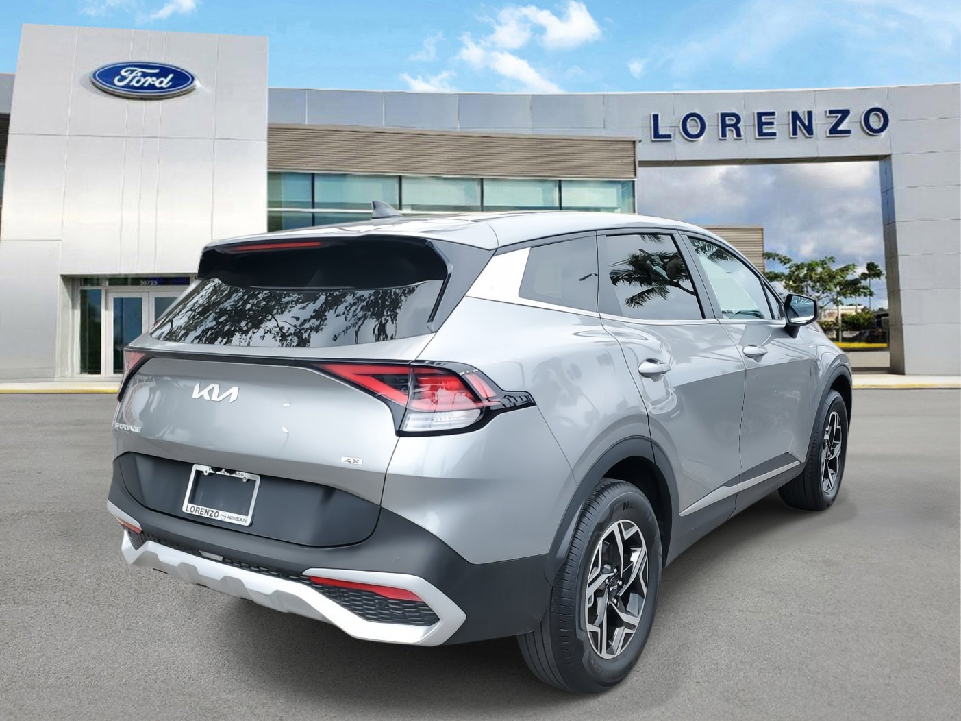 Used 2023 Kia Sportage LX image 4