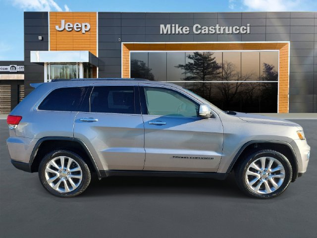 Used 2017 Jeep Grand Cherokee Limited AWD/4WD image 3