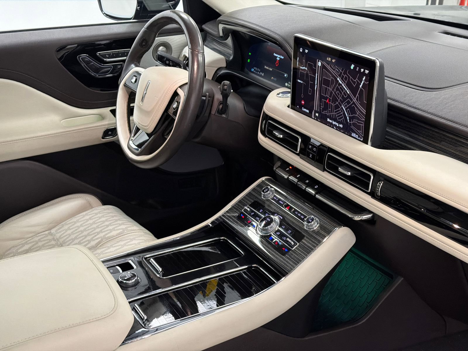 Used 2023 Lincoln Aviator Black Label image 8