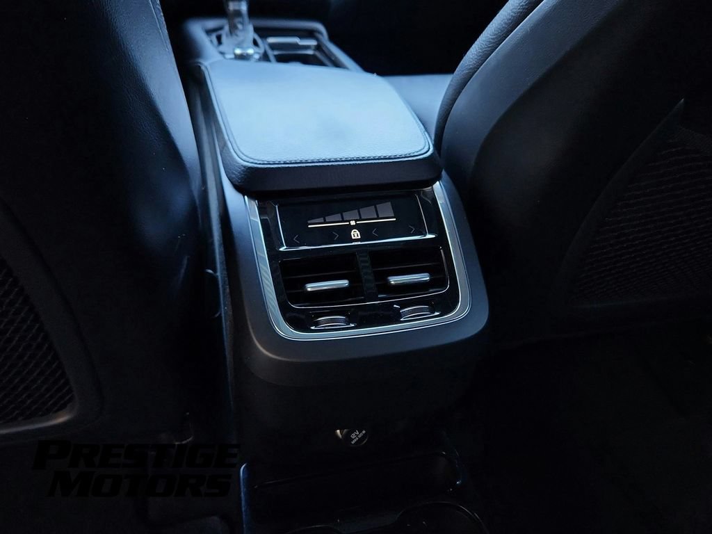 Used 2020 Volvo XC90 T6 Momentum AWD/4WD image 29