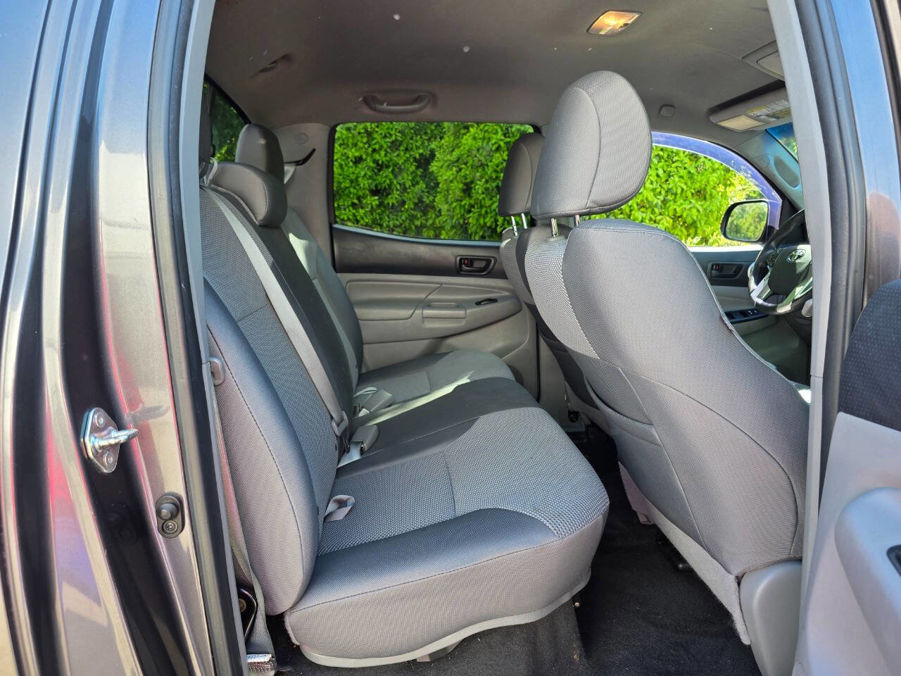 Used 2015 Toyota Tacoma 4x4 Double Cab w/ TRD Off-Road Package image 28