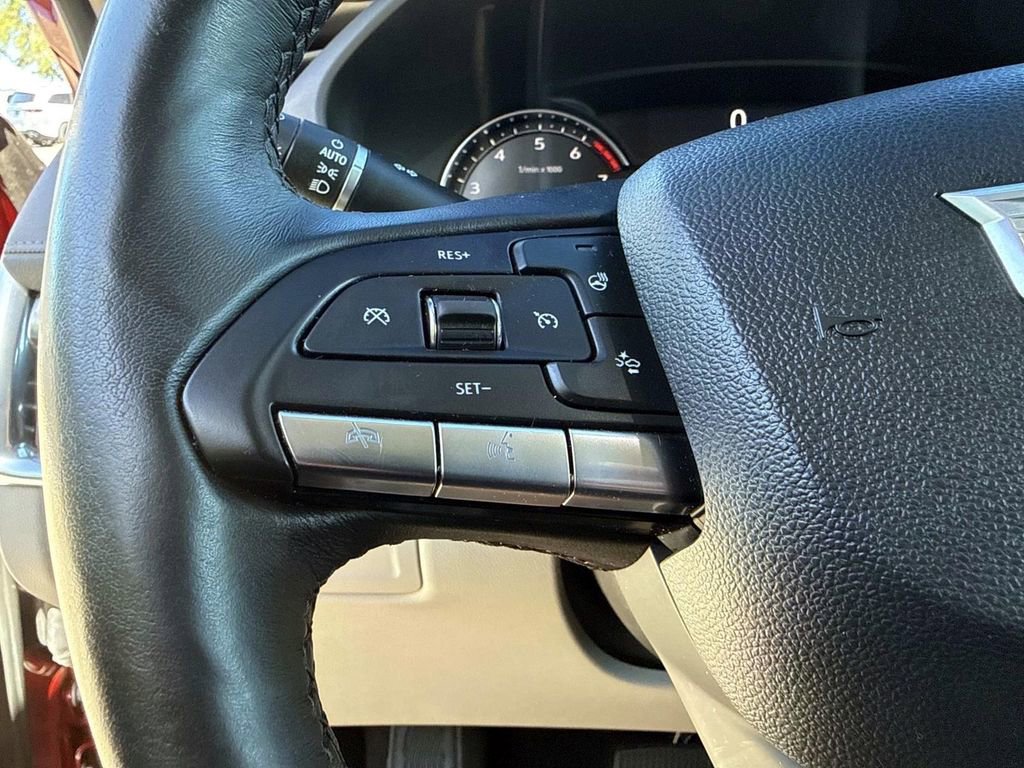 Used 2023 Cadillac XT4 Luxury w/ Cold Weather Package FWD image 37