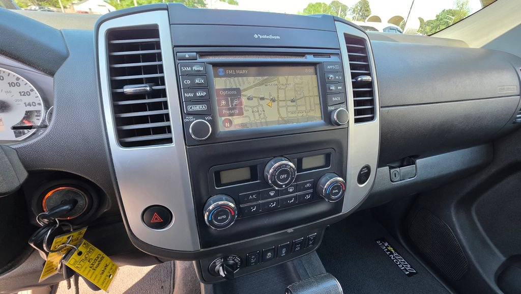 Used 2015 Nissan Frontier PRO-4X w/ Pro-4x Luxury Package AWD/4WD image 13
