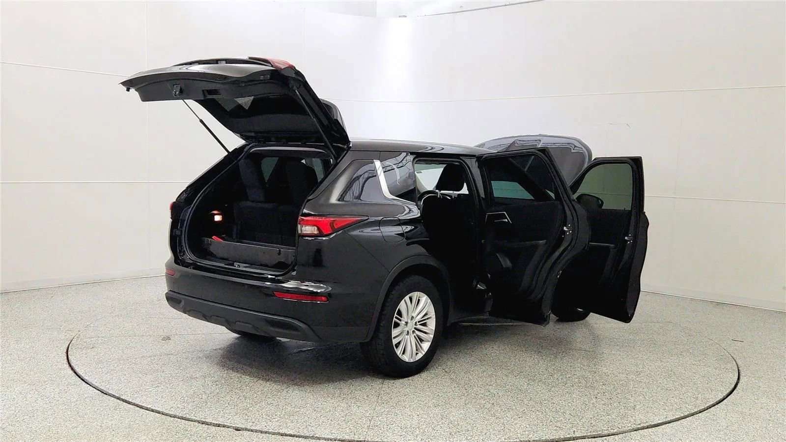 Used 2023 Mitsubishi Outlander ES AWD/4WD image 12