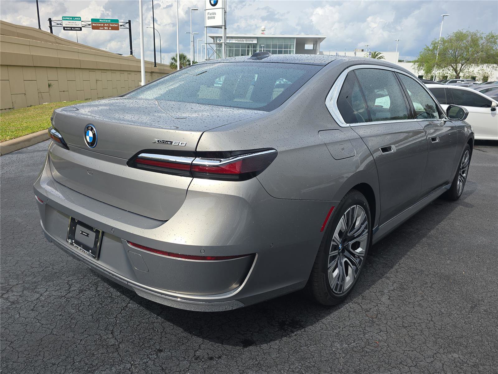 Certified 2025 BMW i7 xDrive60 w/ Executive Package image 3
