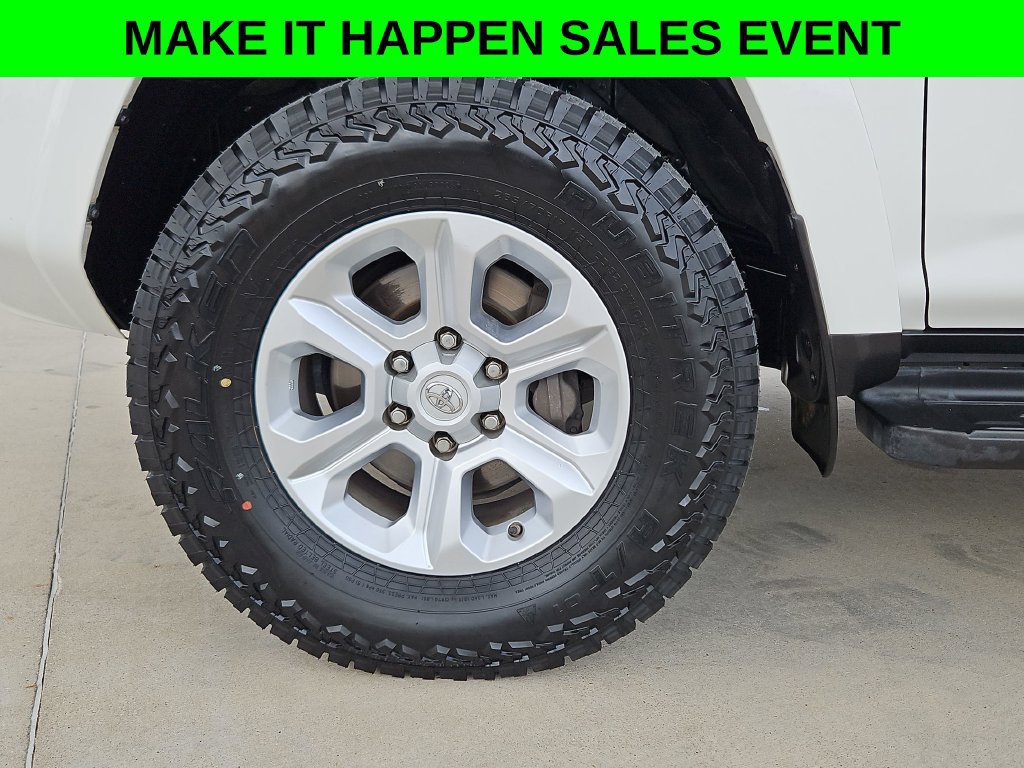 Used 2021 Toyota 4Runner SR5 AWD/4WD image 32