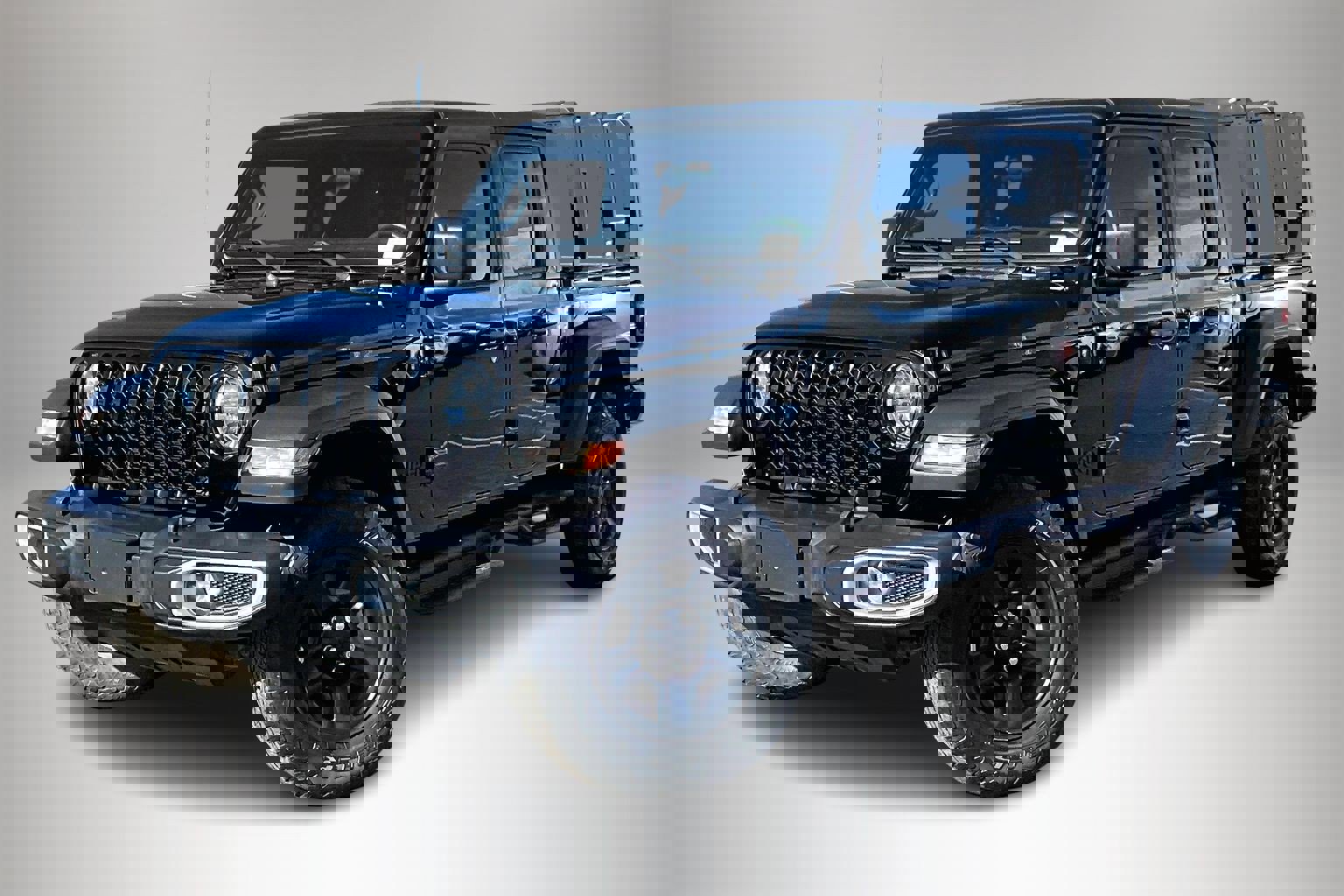 Used 2023 Jeep Gladiator Sport image 3