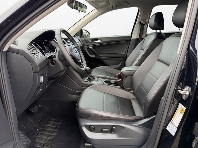 Used 2021 Volkswagen Tiguan SE R-Line image 9