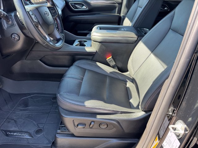 Certified 2023 Chevrolet Suburban RST w/ Luxury Package AWD/4WD image 18