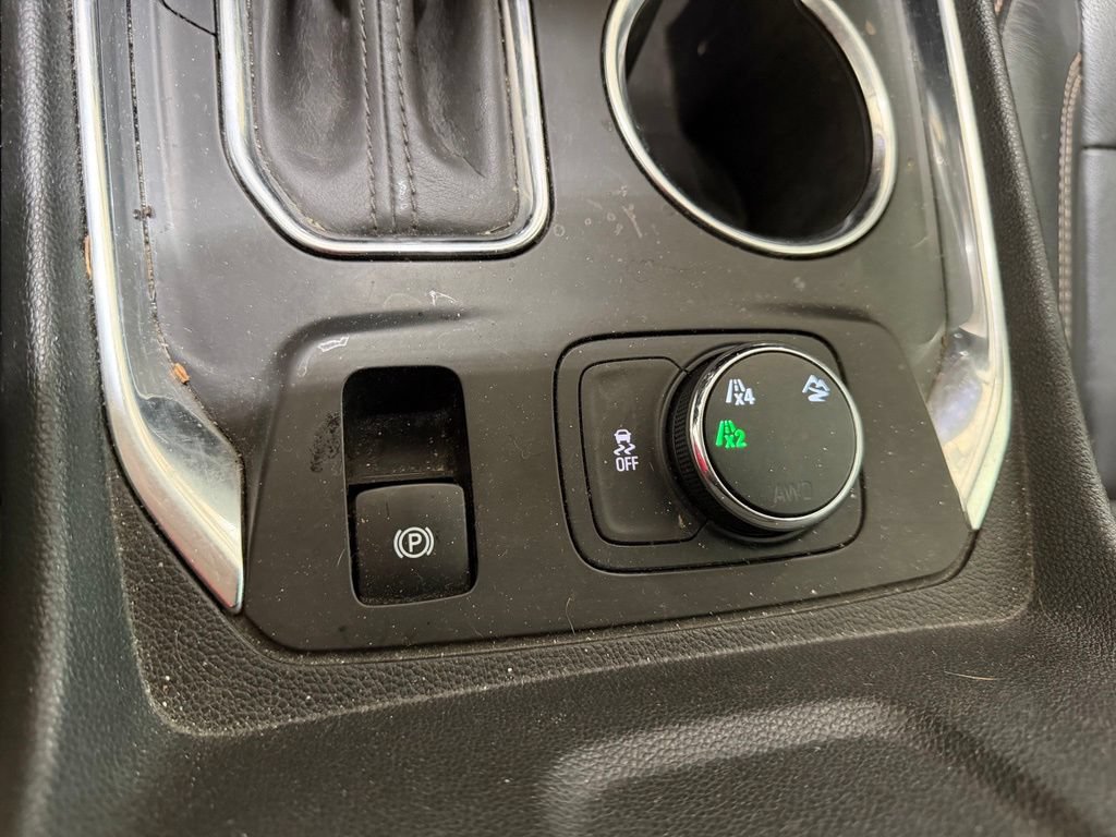 Used 2020 Chevrolet Traverse LT w/ LT Premium Package AWD/4WD image 6