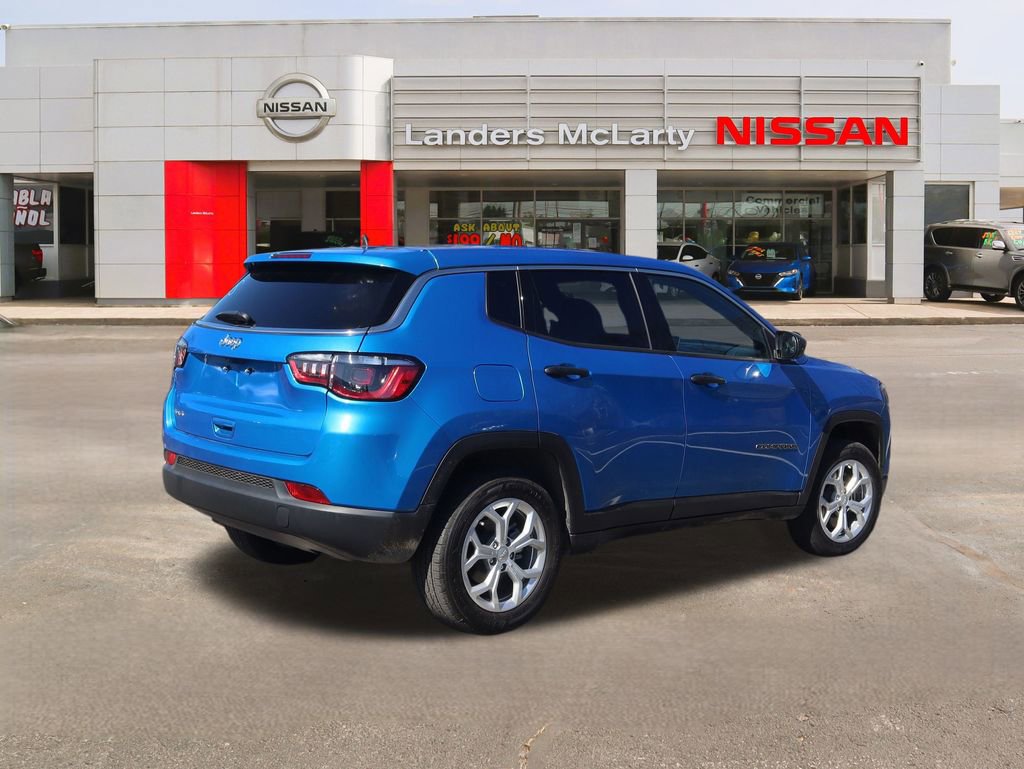 Used 2024 Jeep Compass Sport image 3