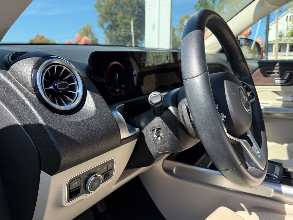 Used 2023 Mercedes-Benz GLB 250 4MATIC image 15