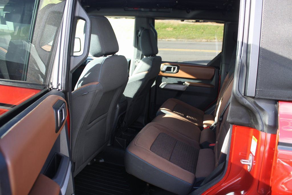 Used 2023 Ford Bronco Outer Banks image 15