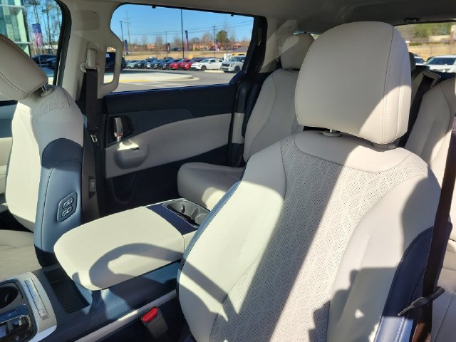 New 2026 Kia Carnival EX FWD image 15