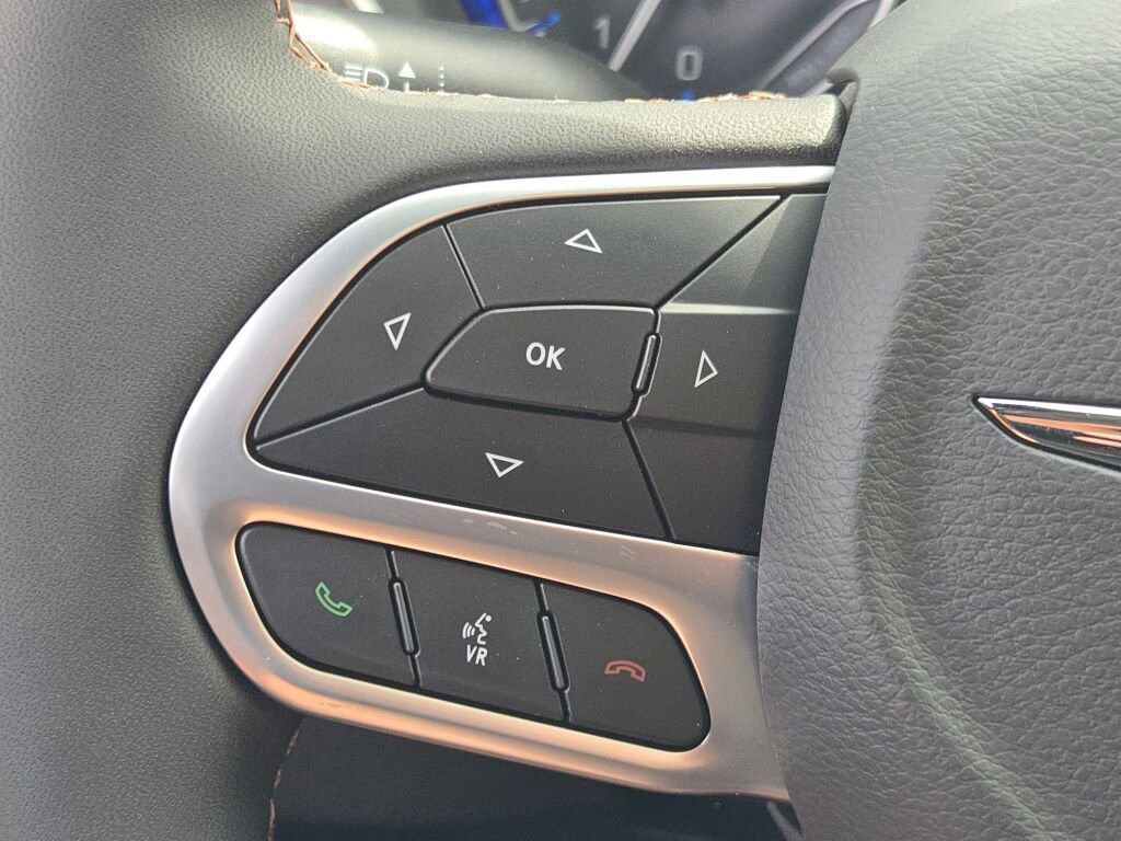 New 2026 Chrysler Pacifica Pinnacle w/ Trailer Tow Group FWD image 26