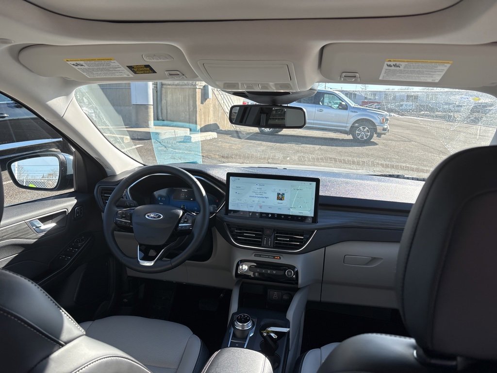 Used 2025 Ford Escape Platinum image 10