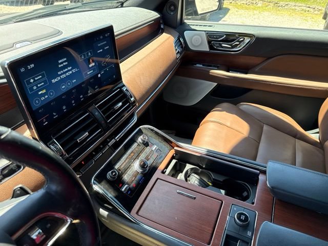 Used 2023 Lincoln Navigator Reserve AWD/4WD image 48