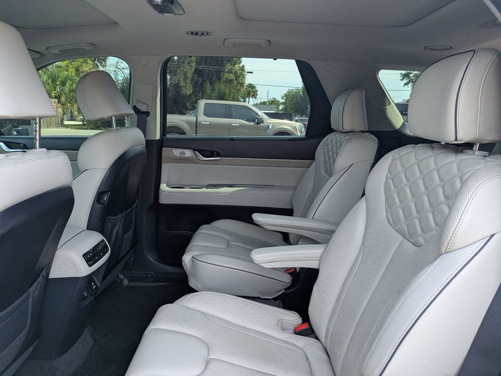 Used 2022 Hyundai Palisade Limited w/ Cargo Package AWD/4WD image 14