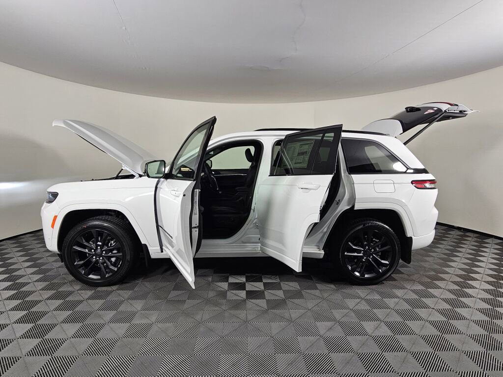 New 2026 Jeep Grand Cherokee Limited AWD/4WD image 17