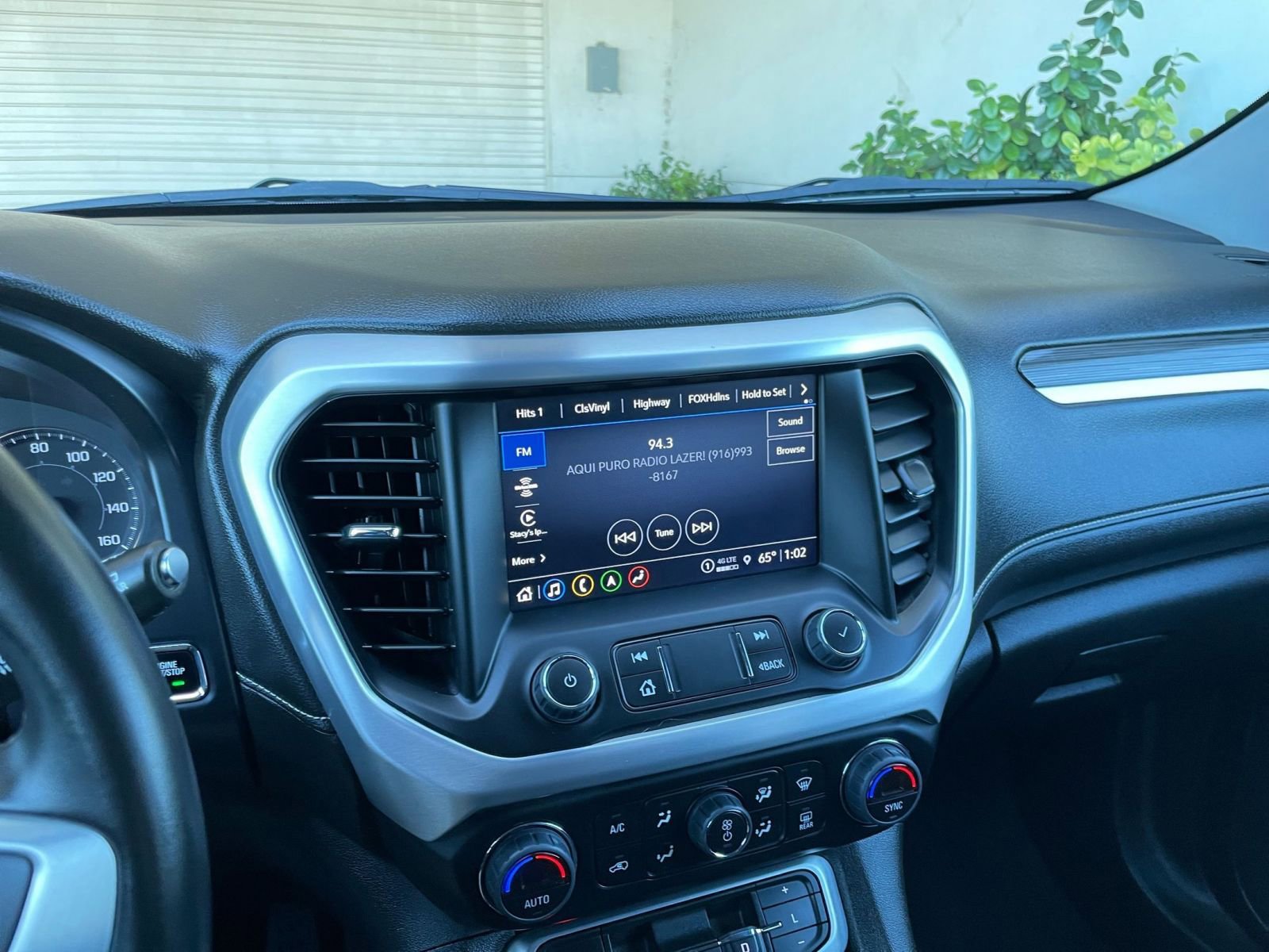 Used 2023 GMC Acadia SLT image 20