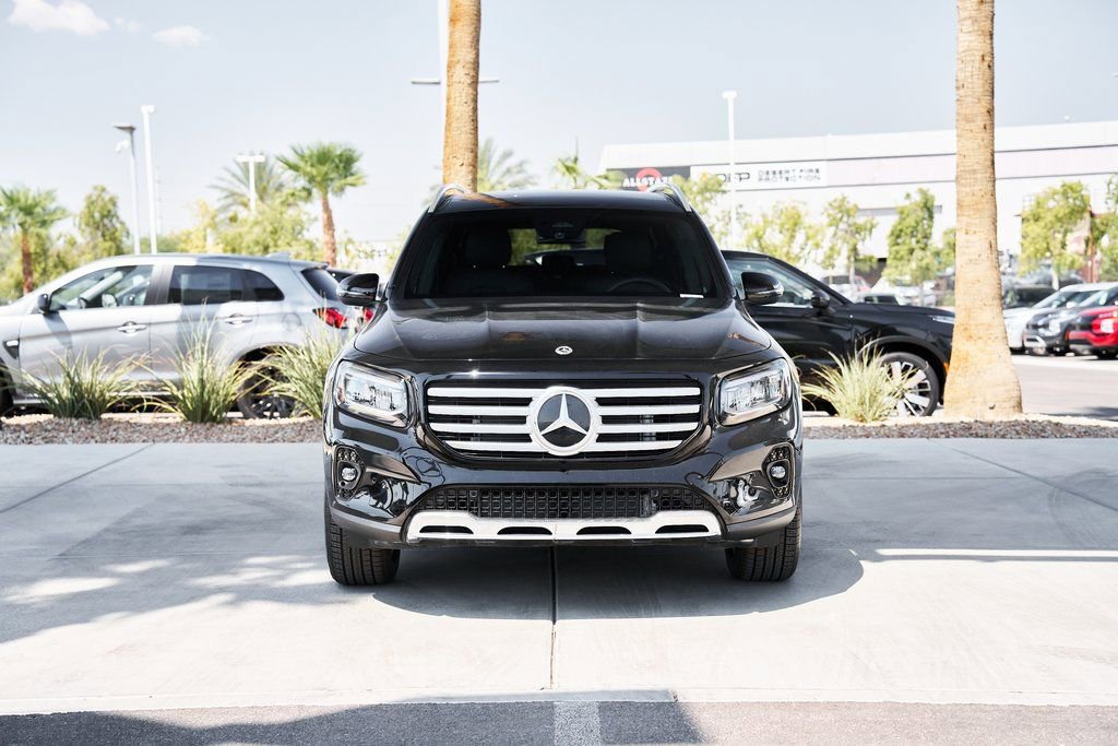 Used 2025 Mercedes-Benz GLB 250 4MATIC w/ Exclusive Package image 6