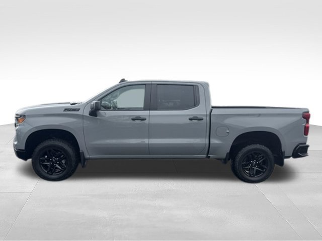 Used 2024 Chevrolet Silverado 1500 Custom Trail Boss w/ LPO, Dark Essentials Package AWD/4WD image 4