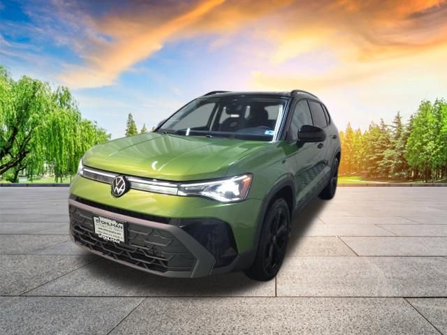 Used 2025 Volkswagen Taos SE image 8