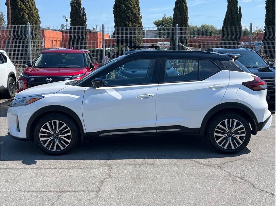 Used 2023 Nissan Kicks SR FWD image 7