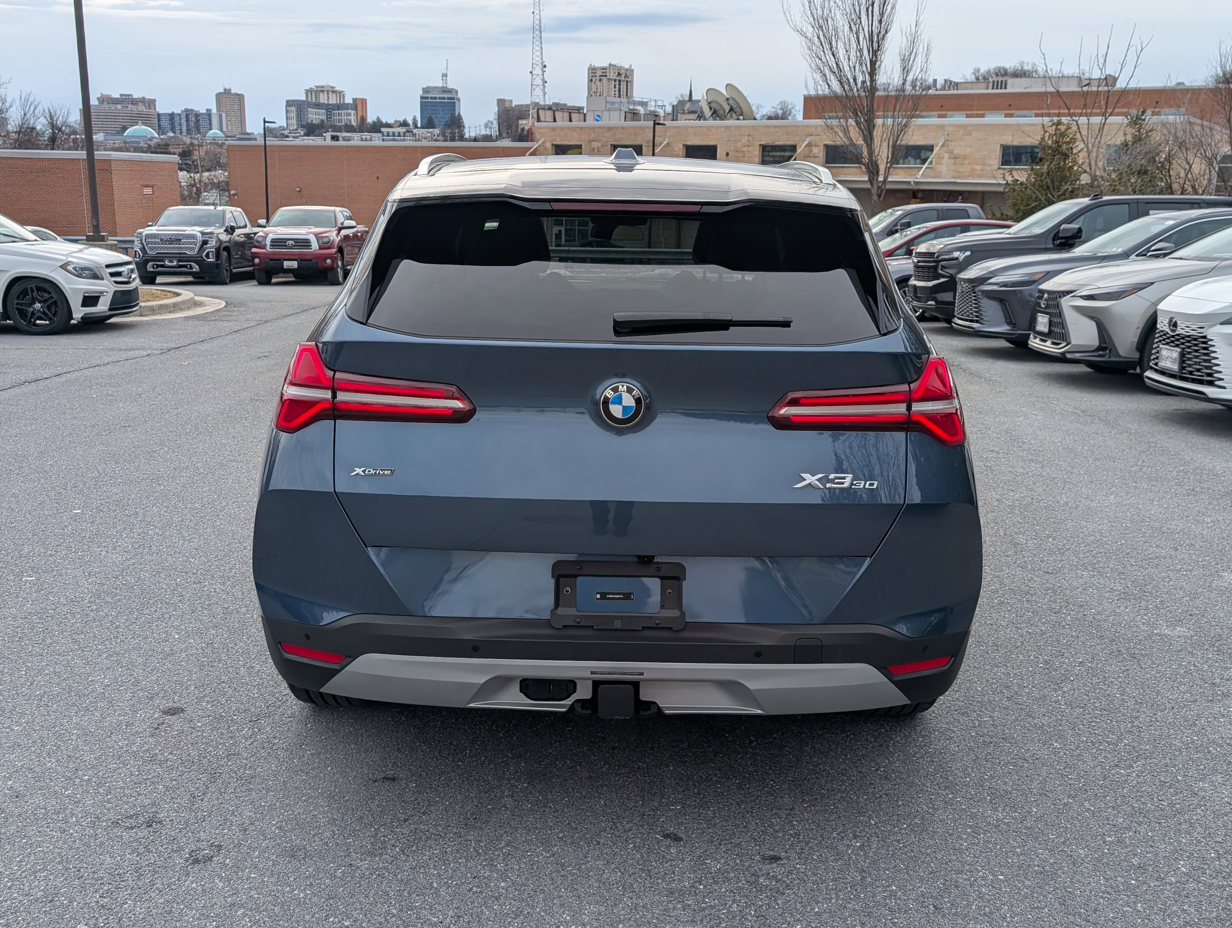 Used 2025 BMW X3 xDrive30i w/ Premium Package AWD/4WD image 4