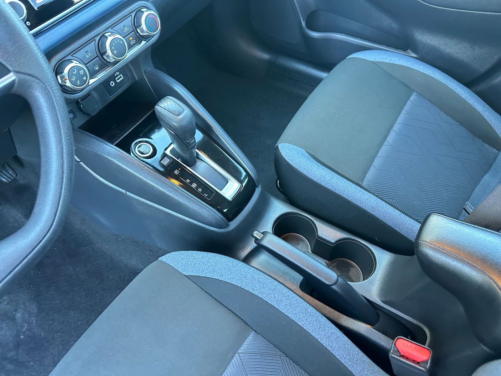 Used 2025 Nissan Versa SV image 41