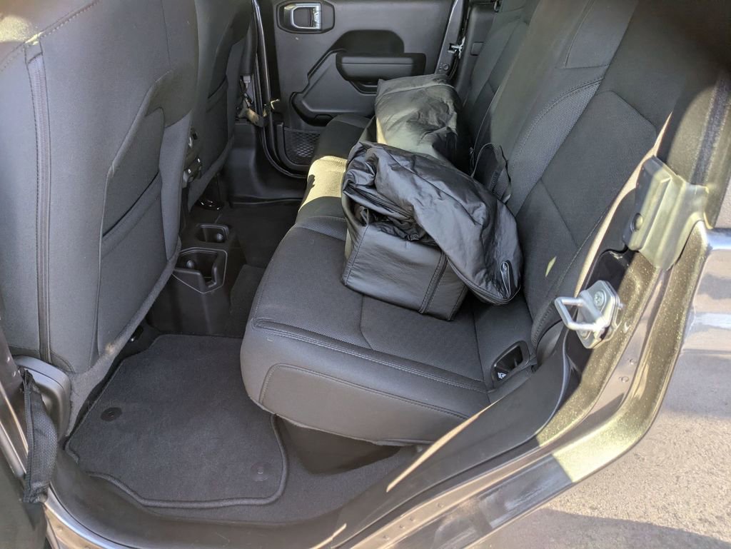 Used 2022 Jeep Gladiator Sport image 21