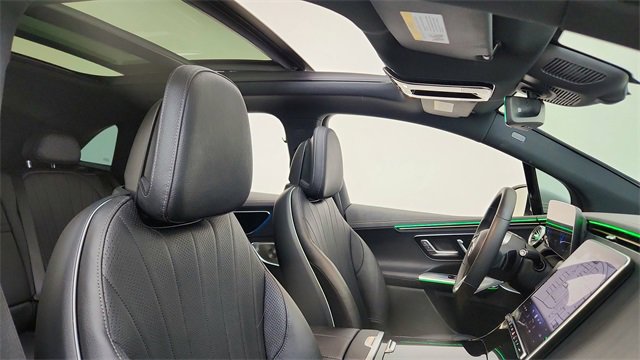 Used 2023 Mercedes-Benz EQE 500 4MATIC SUV w/ Exclusive Trim Package image 21