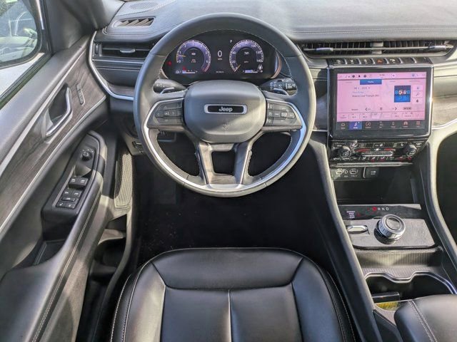 Used 2024 Jeep Grand Cherokee Limited image 14