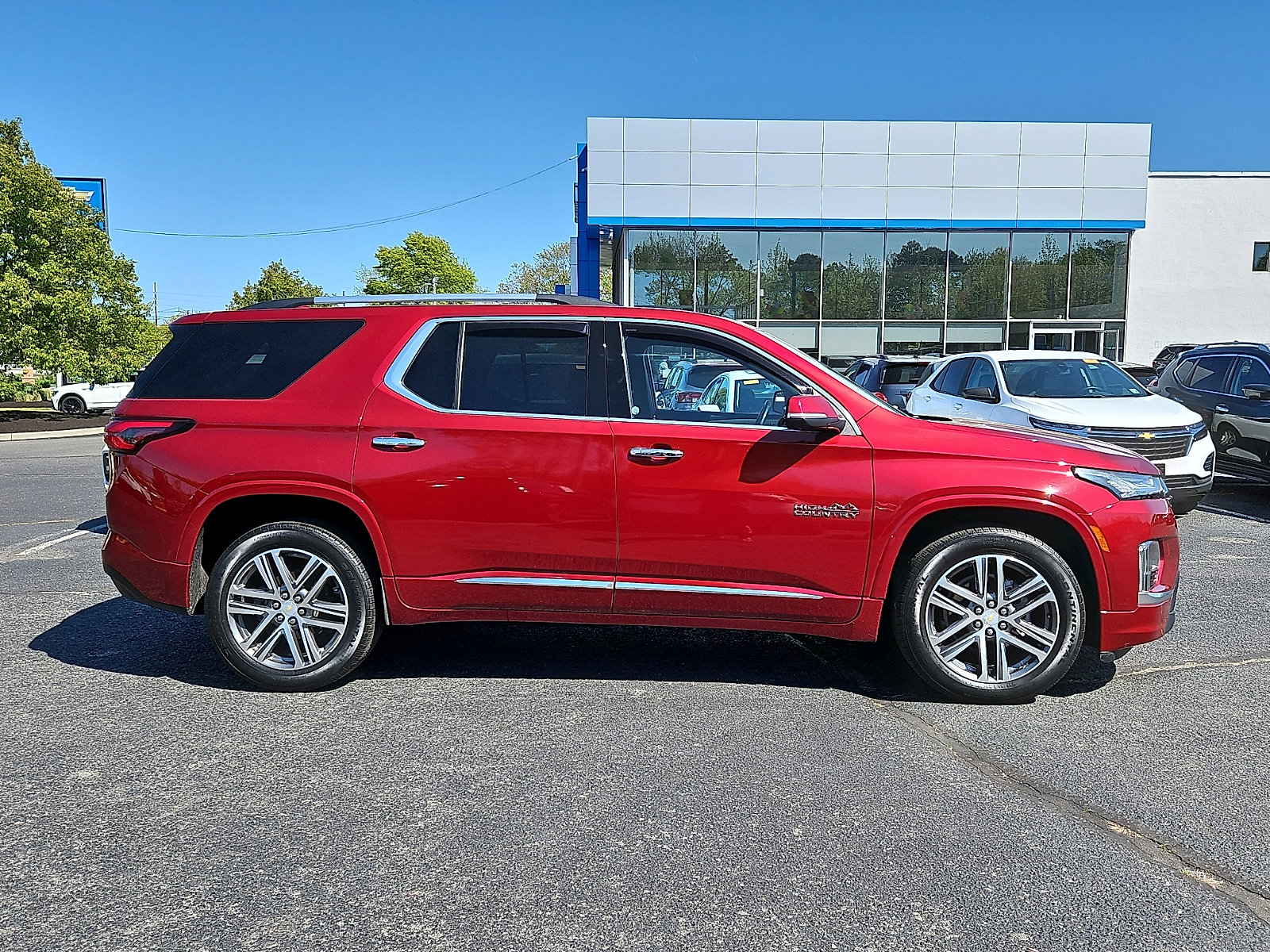 Used 2023 Chevrolet Traverse High Country AWD/4WD image 7