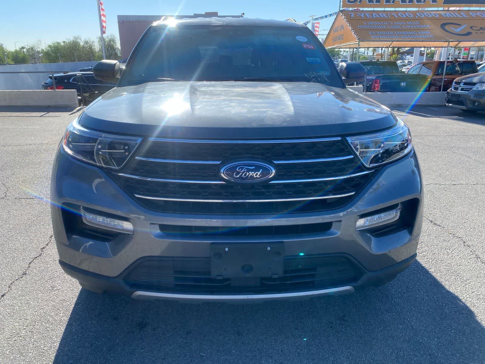 Used 2022 Ford Explorer XLT w/ Equipment Group 202A RWD image 2
