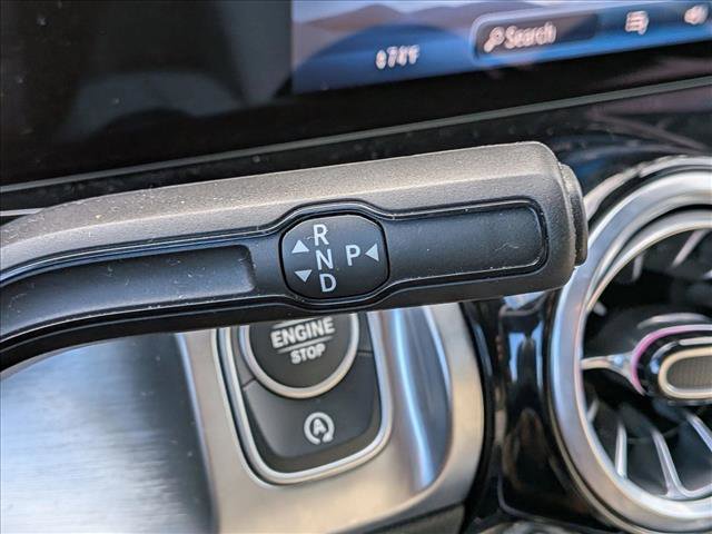 Used 2025 Mercedes-Benz GLB 250 image 12