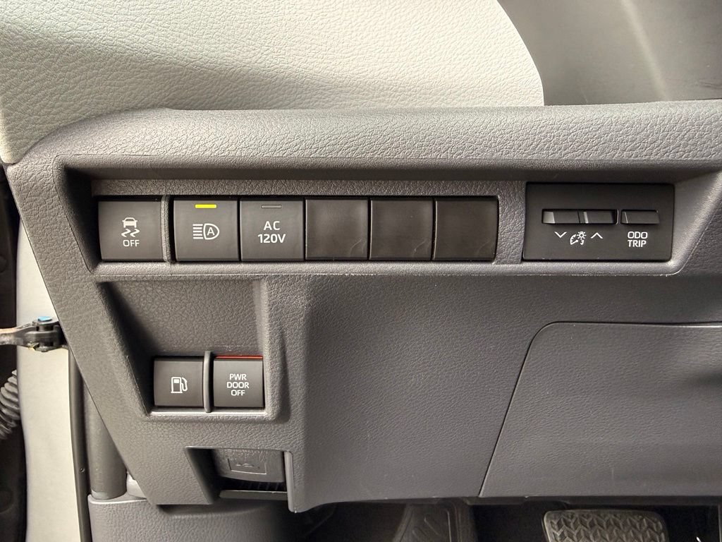 Used 2023 Toyota Sienna XSE w/ XSE Plus Package AWD/4WD image 22