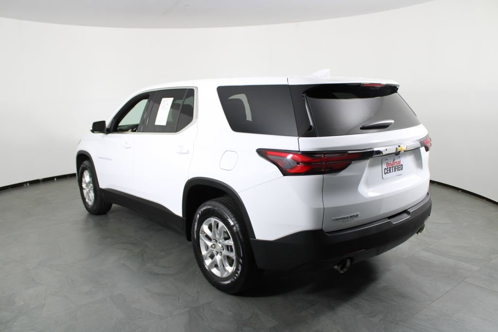Used 2023 Chevrolet Traverse LS w/ Safety Package FWD image 3