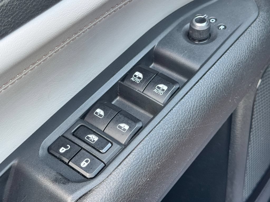 Used 2023 Jeep Compass Limited w/ Elite Group AWD/4WD image 32