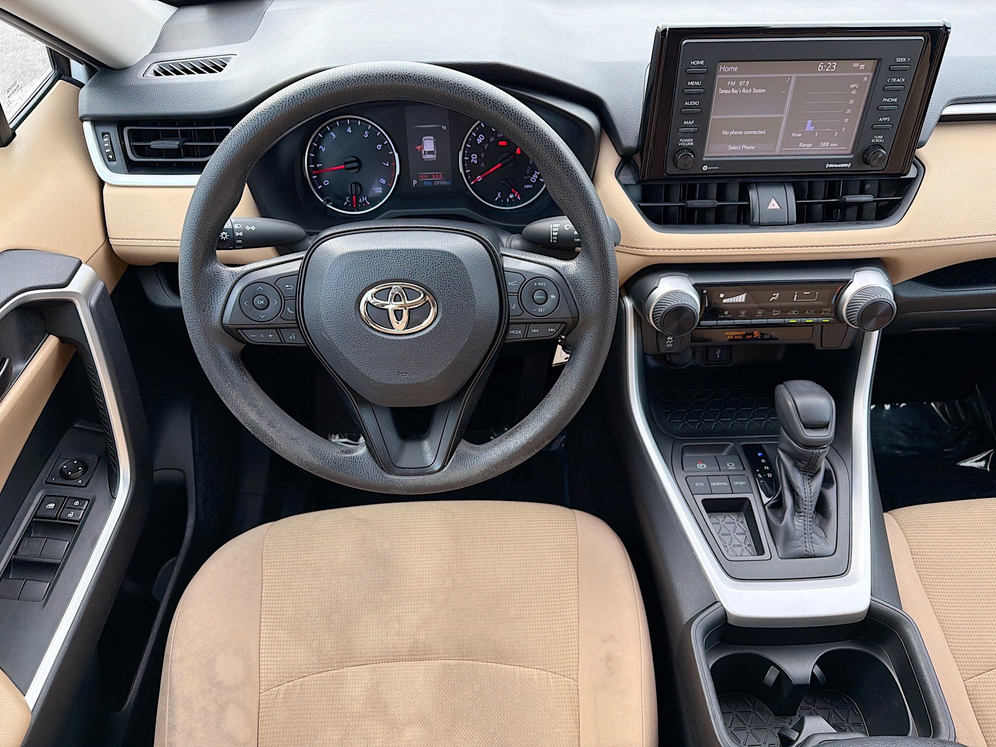 Used 2021 Toyota RAV4 LE FWD image 15