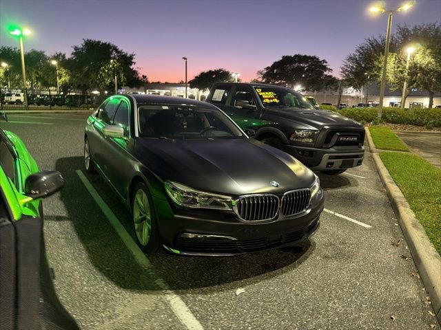 Used 2018 BMW 750i image 3