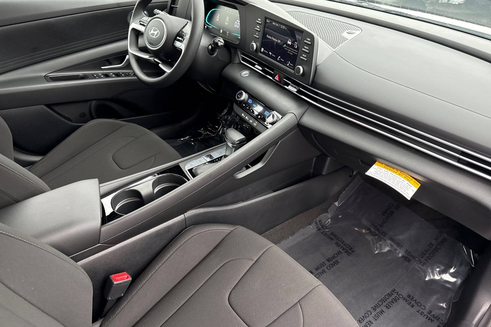 New 2026 Hyundai Elantra Hybrid FWD image 14