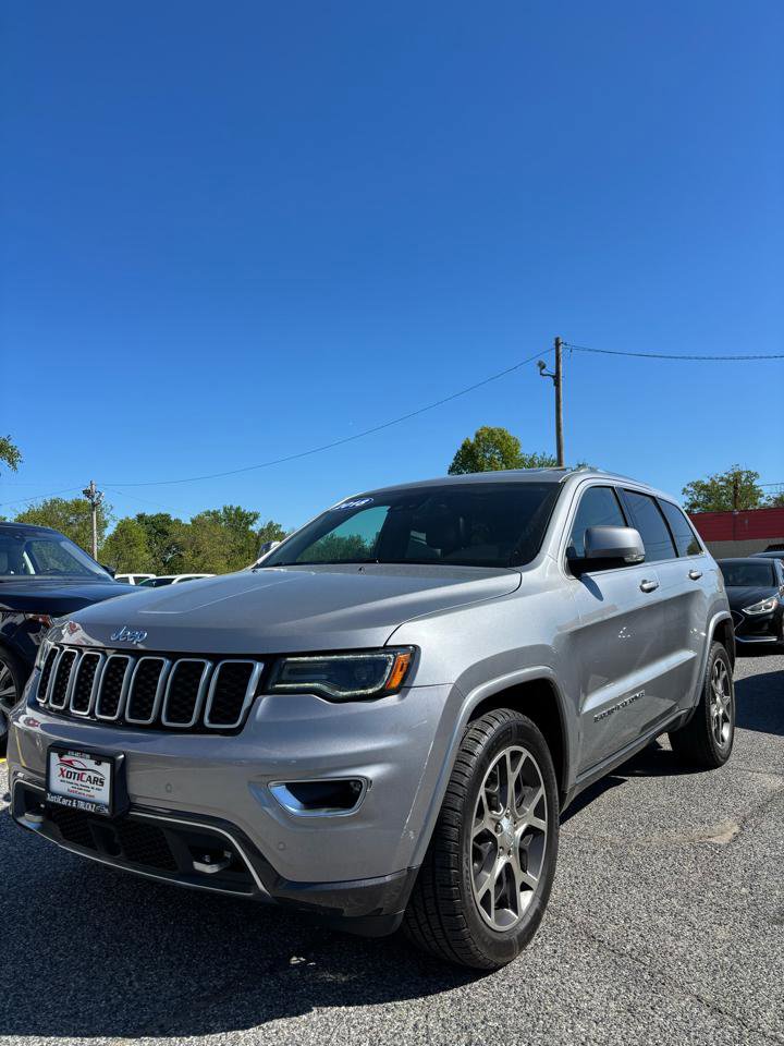 Used 2018 Jeep Grand Cherokee Limited image 3