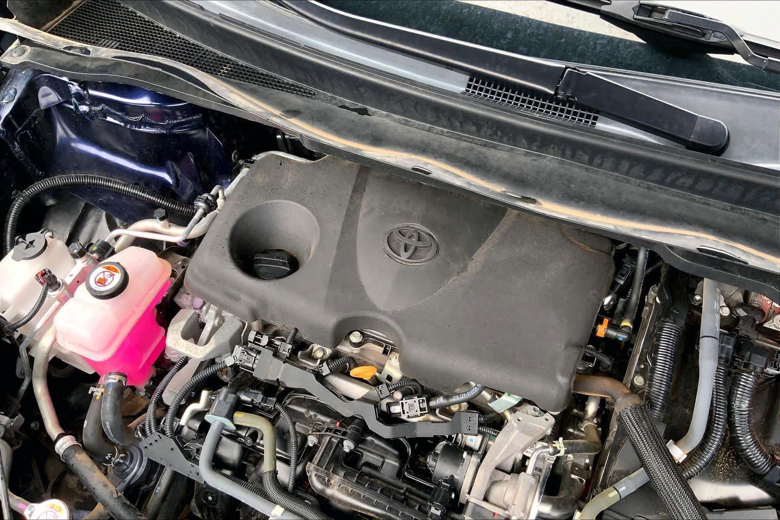 Used 2021 Toyota Sienna Platinum image 31