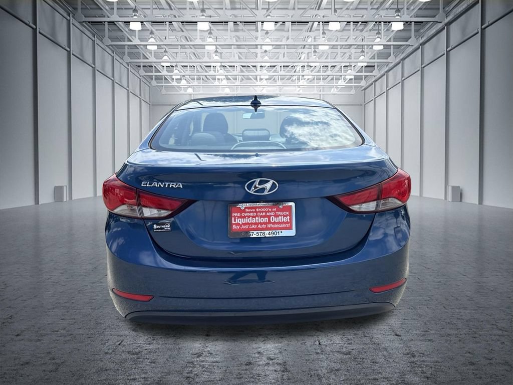 Used 2016 Hyundai Elantra SE w/ Option Group 02 FWD image 4